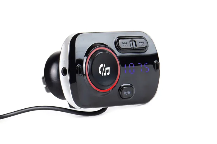 transmiter-fm-bluetooth-mp3-ladowarka-samochodowa-numer-katalogowy-producenta-02497-producent-amio