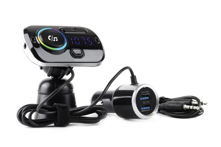 transmiter-fm-bluetooth-mp3-ladowarka-samochodowa-producent-amio-stan-nowy