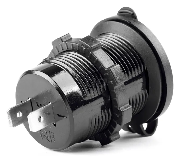 gniazdo-samochodowe-ladowarka-2x-usb-12v-24v-producent-amio-stan-opakowania-oryginalne