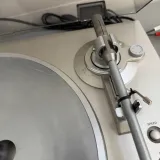 gramofon-denon-dp-300f-srebrny-typ-wkladki-elektromagnetyczna-mm