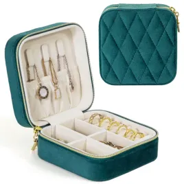 kamier-male-eleganckie-etui-na-bizuterie-podrozne-dla-kobiet