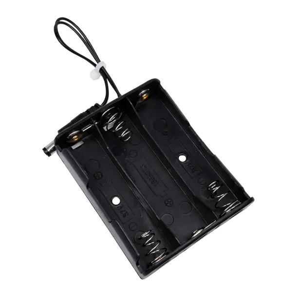 koszyk-na-akumulator-3x-18650-wtyk-jack-dc-2-1