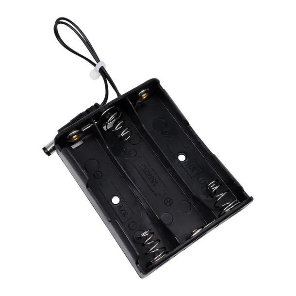 koszyk-na-akumulator-3x-18650-wtyk-jack-dc-2-1