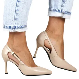 czolenka-z-klamerka-vinceza-62288-bezowe-licowe