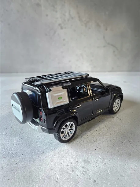 model-land-rover-defender-110-skala-1-24-stan-opakowania-oryginalne-stan-nowy