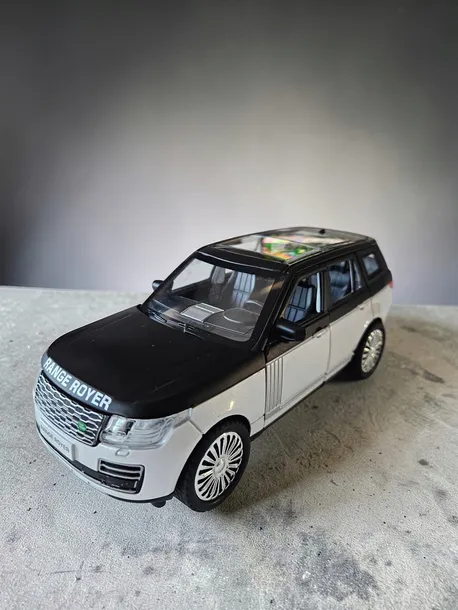 model-land-rover-range-rover-skala-1-24-wiek-6-lat-stan-opakowania-oryginalne