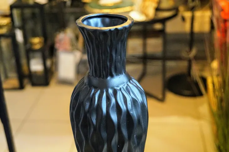 wazon-czarny-wysoki-42cm-wysokosc-produktu-42-cm