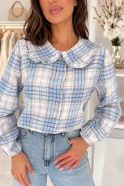niebieska-koszula-w-krate-z-ozdobnym-kolnierzykiem