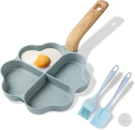 patelka-patelnia-nieprzywierajaca-do-jajek-w-ksztalcie-serca-zestaw