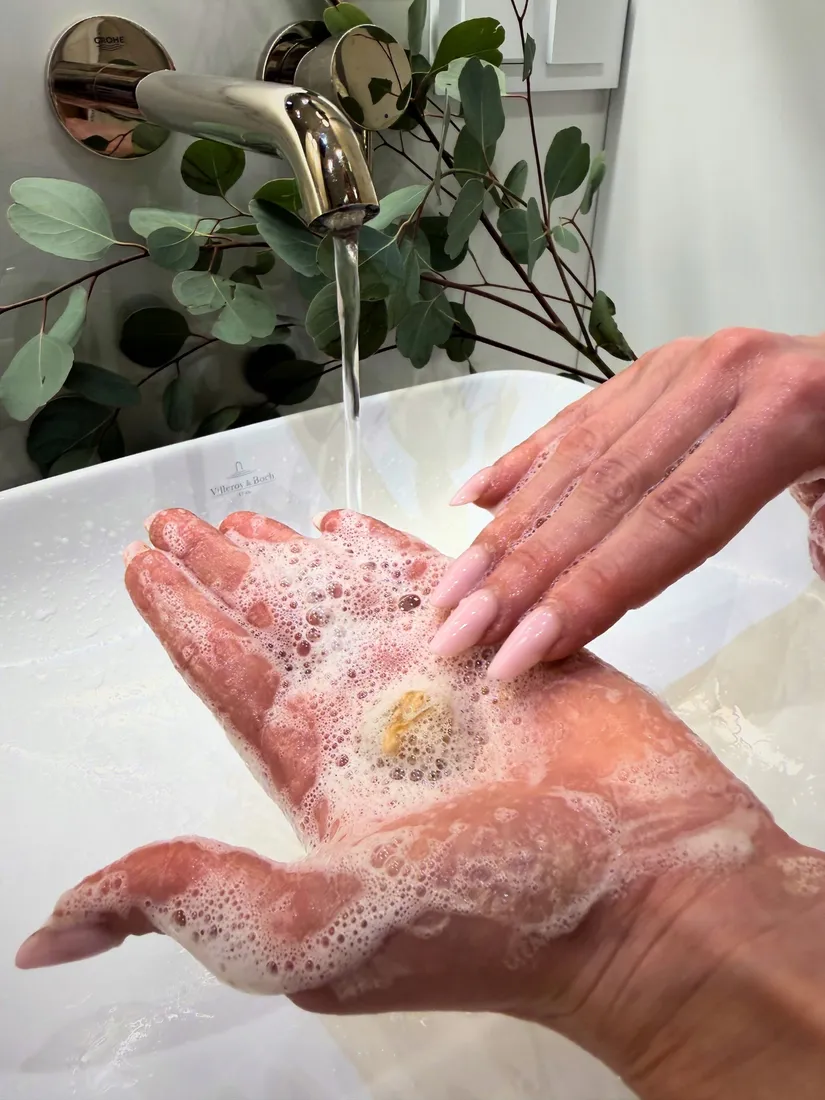 czarne-mydlo-afrykanskie-100g-naturalne-do-twarzy-i-mycia-wlosow