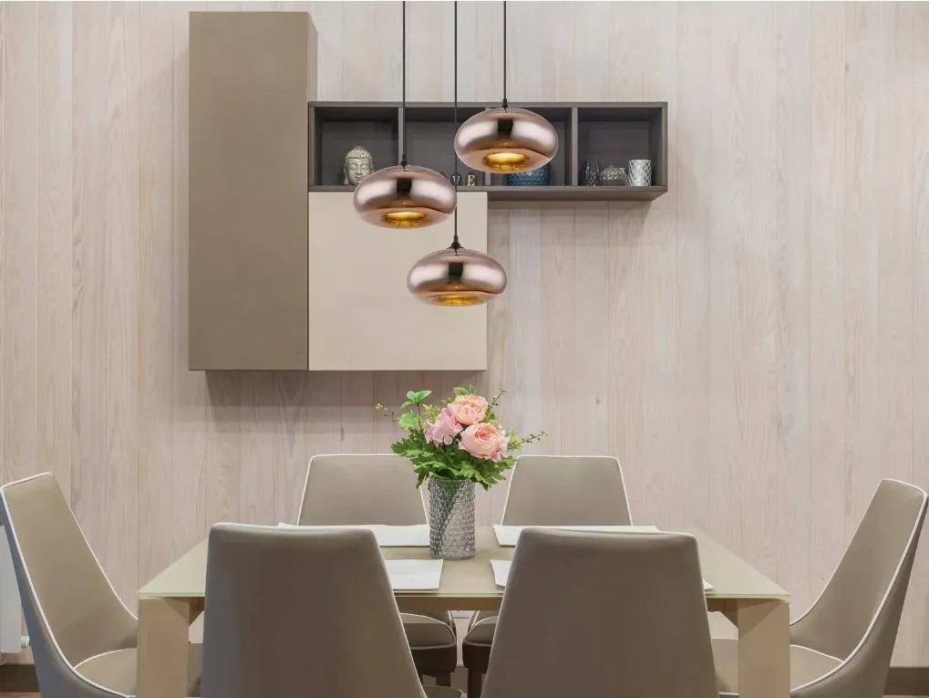 lampa-sufitowa-wiszaca-do-salonu-jadalni-szklane-klosze