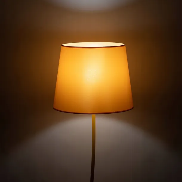 zolta-lampa-stojaca-tk-lighting-nicola-dlugosc-wysokosc-150-cm