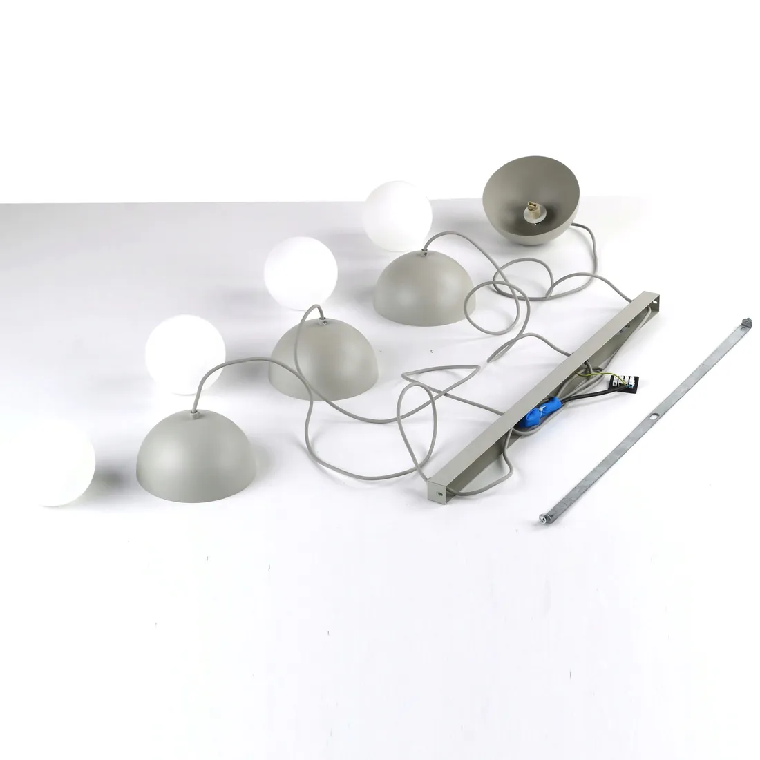 bezowa-listwa-lampa-wiszaca-tk-lighting-bono-5x-klosz-metalowy-nad-stol-stan-nowy