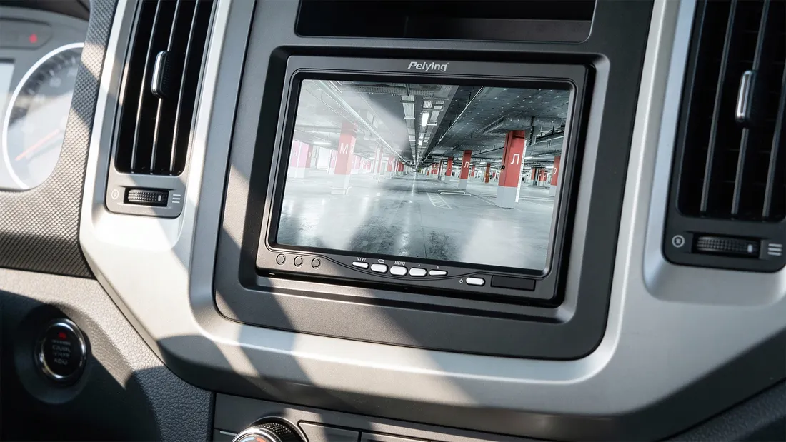 monitor-samochodowy-peiying-7