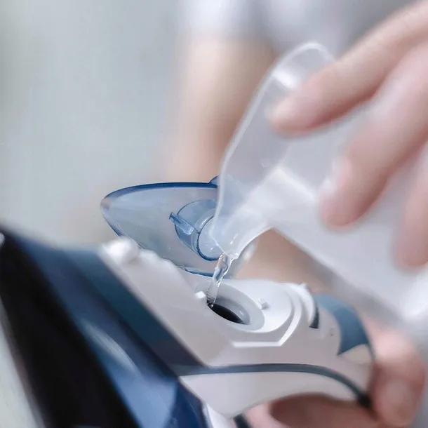 zelazko-parowe-black-decker-bxir2402e-2400w-bialy-moc-2400-w