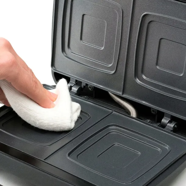 opiekacz-do-kanapek-black-decker-bxsa753e-model-bxsa753e