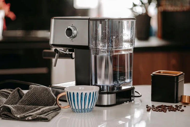 kolbowy-ekspres-do-kawy-teesa-aroma-450-cisnienie-15-bar