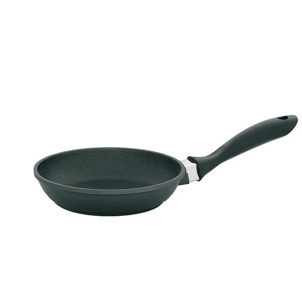 patelnia-sred-18-cm-stan-nowy