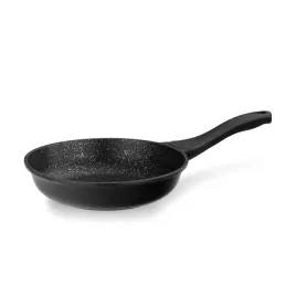 patelnia-z-powloka-nieprzywierajaca-sred-24-cm