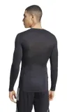 koszulka-termiczna-adidas-techfit-material-dominujacy-poliester