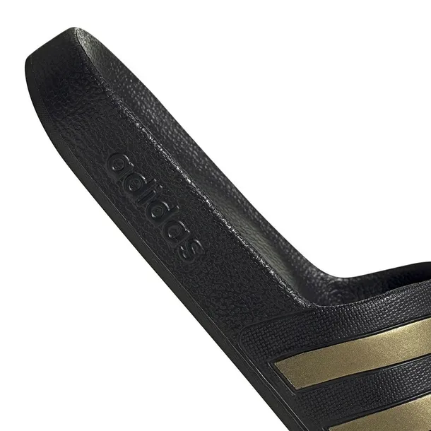 klapki-adidas-adilette-aqua-wzor-dominujacy-logo