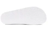 klapki-adidas-adilette-aqua-biale-wzor-dominujacy-logo
