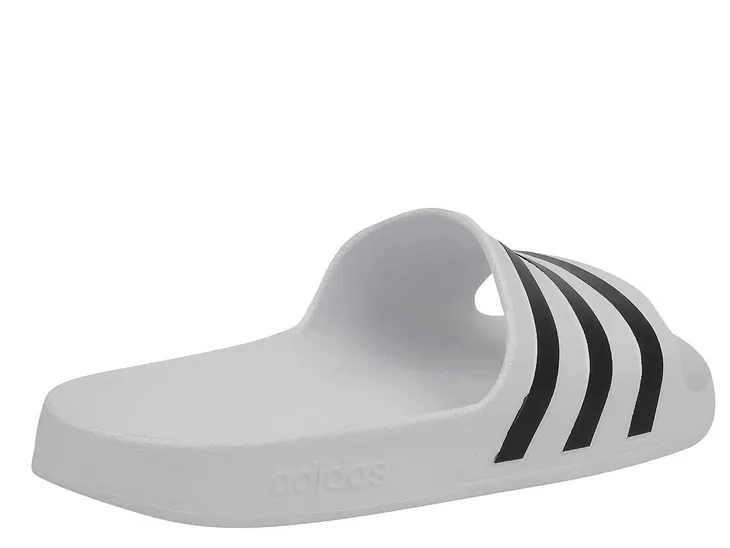 klapki-adidas-adilette-aqua-biale-wzor-dominujacy-logo