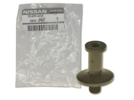 nissan-navara-d40-05-sworzen-rygiel-zamka-klapy-tylnej