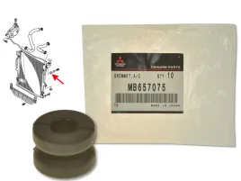 mitsubishi-pajero-iii-00-06-2-5-td-3-2-did-izolator-guma-gumka-intercoolera