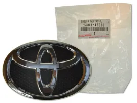 toyota-rav4-iv-15-18-emblemat-logo-znaczek-maski-zderzaka-grilla-przod