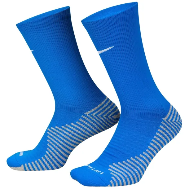 skarpety-nike-dri-fit-strike-wlasciwosci-oddychajace-odprowadzajace-wilgoc