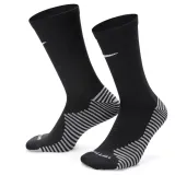 skarpety-nike-dri-fit-strike-wlasciwosci-oddychajace-odprowadzajace-wilgoc