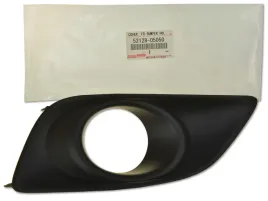 toyota-avensis-t25-03-08-kratka-zderzaka-przod-lewa
