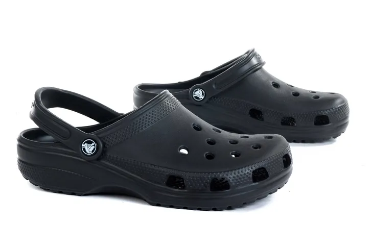 klapki-crocs-classic-czarny-cechy-dodatkowe-oddychajace-odprowadzajace-wilgoc-wodoodporne