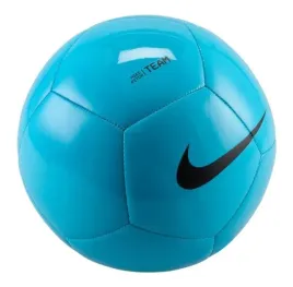 pilka-nike-pitch-team