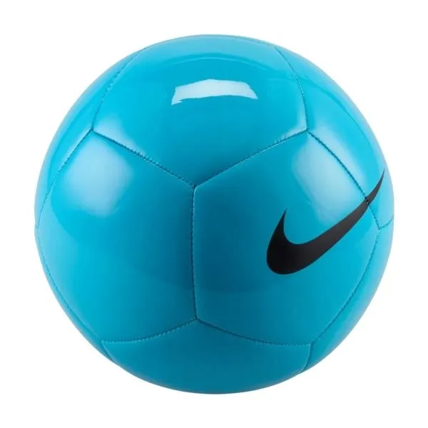 pilka-nike-pitch-team