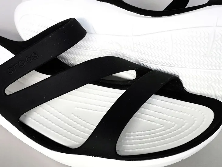 crocs-swiftwater-sandal-w-oryginalne-opakowanie-producenta-pudelko