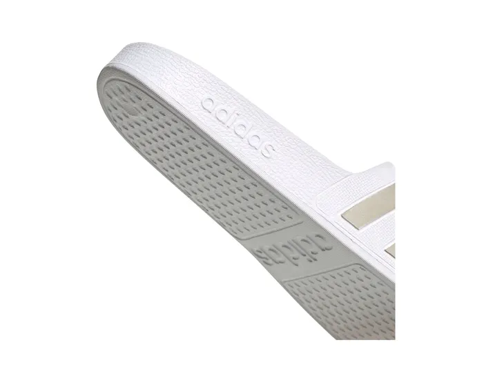 klapki-adidas-adilette-aqua-biale-fason-klapki