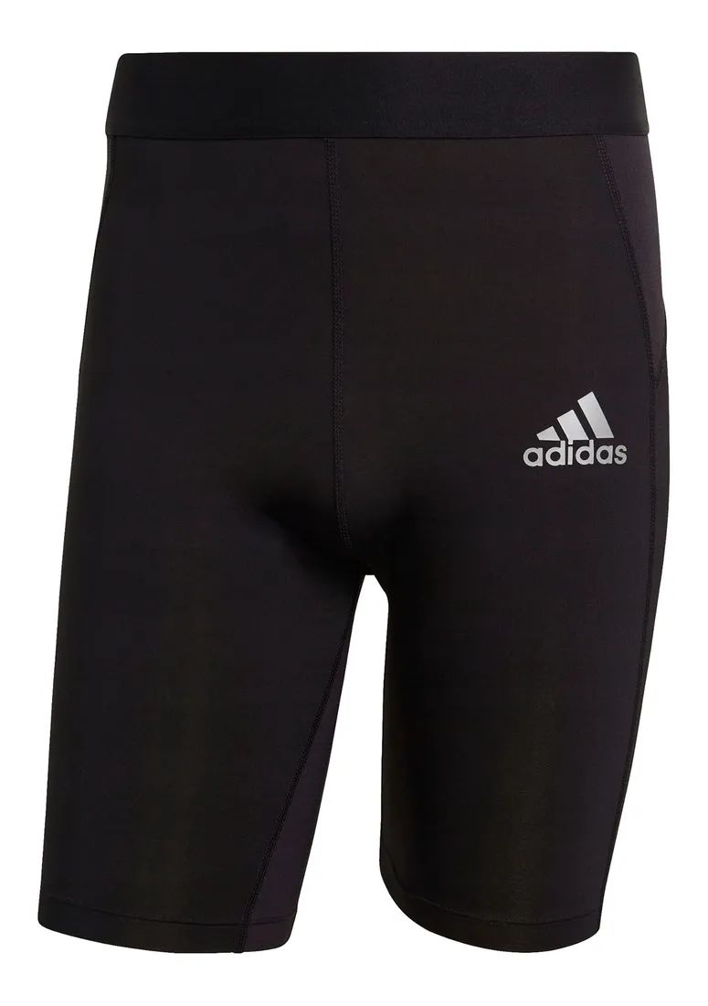 spodenki-adidas-techfit
