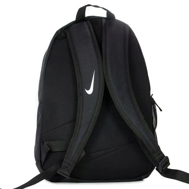 plecak-nike-academy-team-cechy-dodatkowe-kieszen-na-laptopa-lub-tablet-kieszen-na-napoje-regulowany-pasek