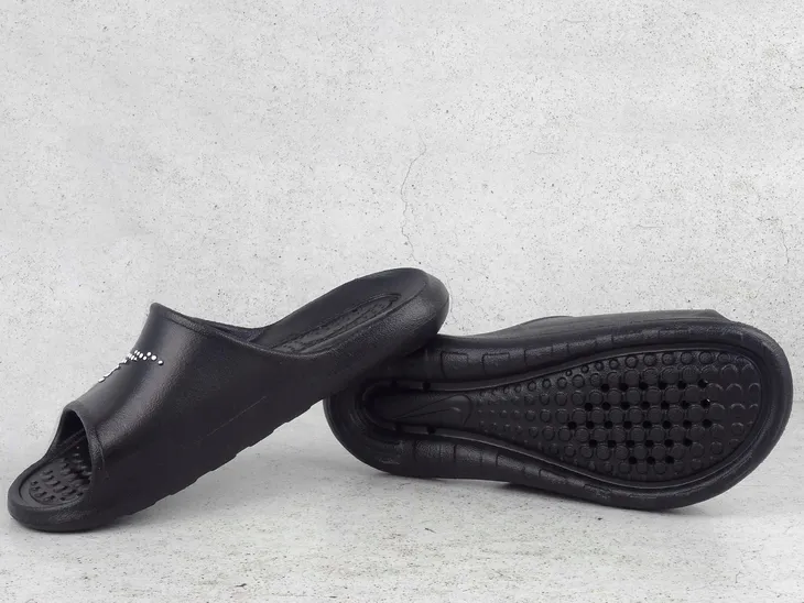 klapki-nike-victori-one-m-stan-nowy-kolor-czarny