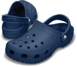 klapki-crocs-classic-clog-granatowy-wzor-dominujacy-logo