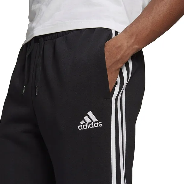 spodnie-adidas-essentials-tapered-elasticcuff-3-st-kod-producenta-gk8822