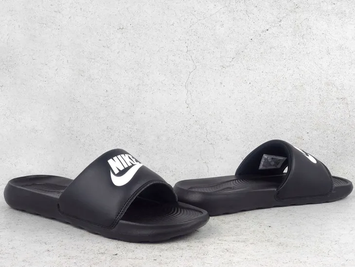 klapki-nike-victori-one-m-rozmiar-uk-7