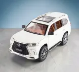 model-1-24-lexus-lx-570-bialy