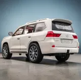 model-1-24-lexus-lx-570-bialy-stan-nowy-wiek-6-lat
