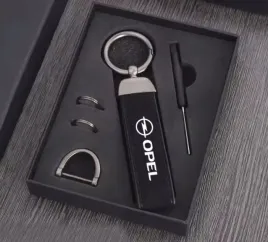 opel-brelok-breloczek-smycz-zawieszka-do-kluczy-pudelko-na-prezent