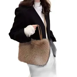 stylowa-pluszowa-torebka-na-ramie-brazowa