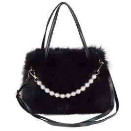 stylowa-pluszowa-torebka-na-ramie-czarna-z-koralami