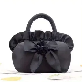 mini-torebka-z-kokarda-na-impreze-wesele-bal-czarna